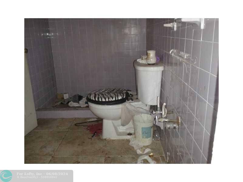 Biscayne Gardens, FL 33168,1045 NW 143RD ST