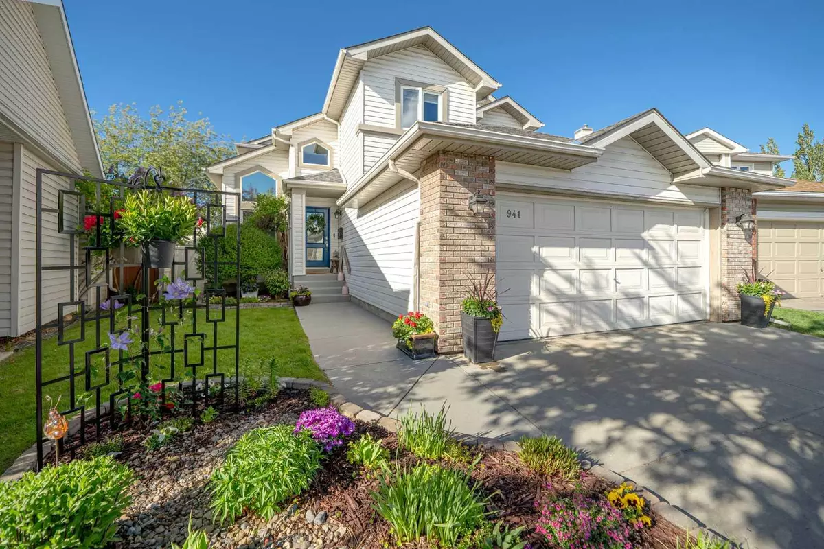 Calgary, AB T2C 4K8,941 Riverview PL SE