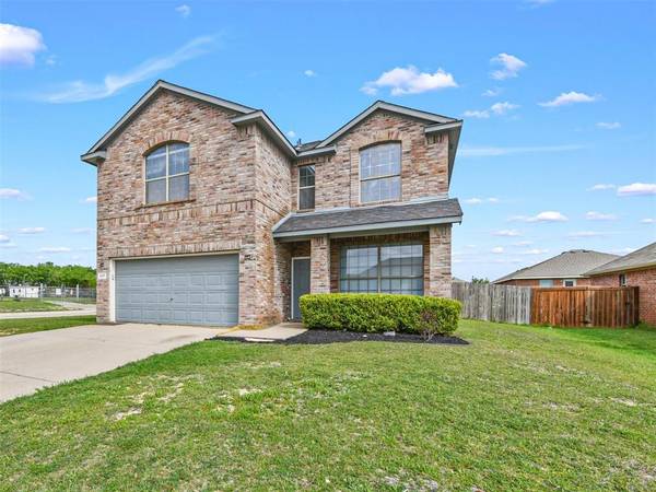 207 Maned Drive, Sanger, TX 76266