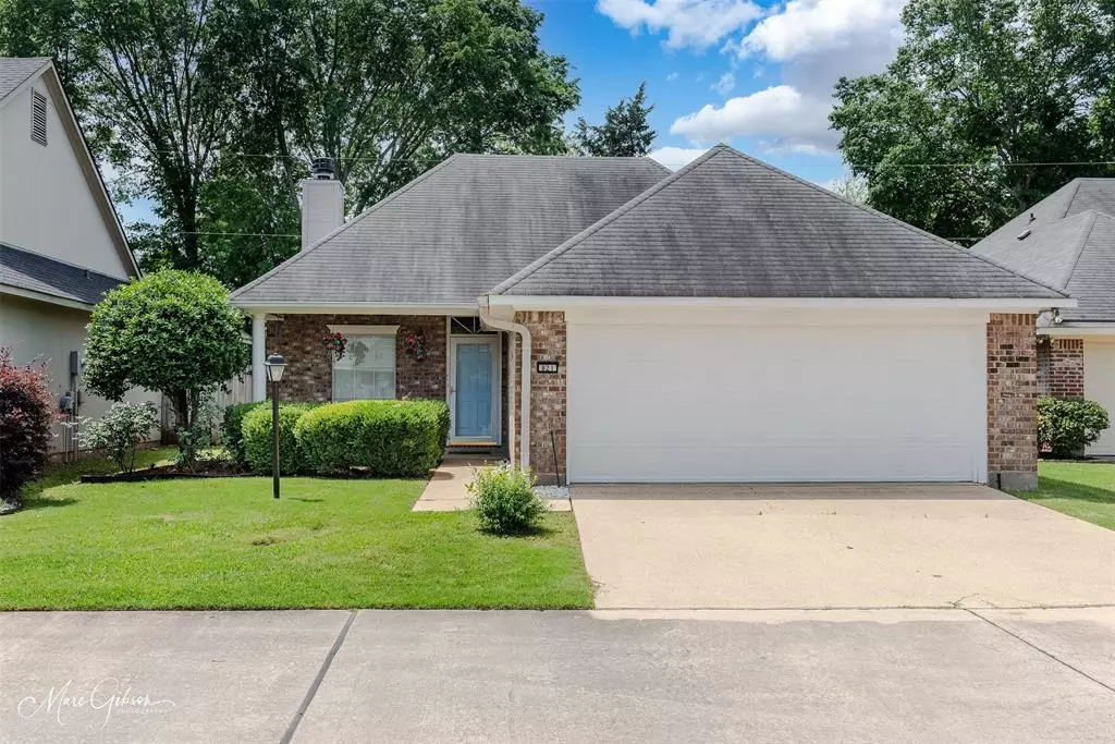 Shreveport, LA 71115,821 Red Poppy Lane