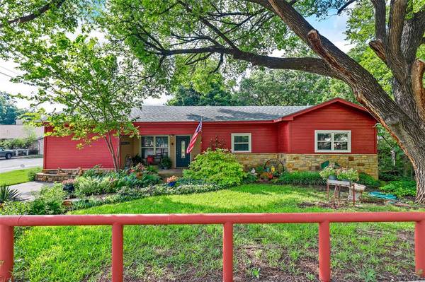 301 SW Barnard Street,  Glen Rose,  TX 76043