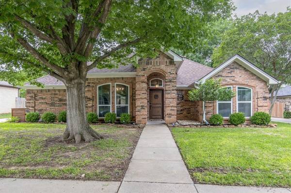 416 Inland Circle, Azle, TX 76020