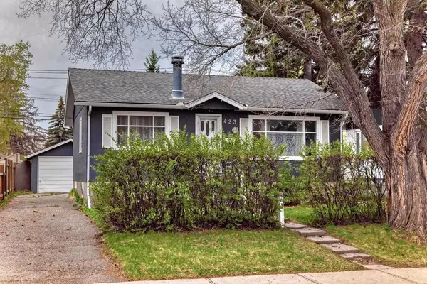 Calgary, AB T2K0B5,423 33 AVE NW