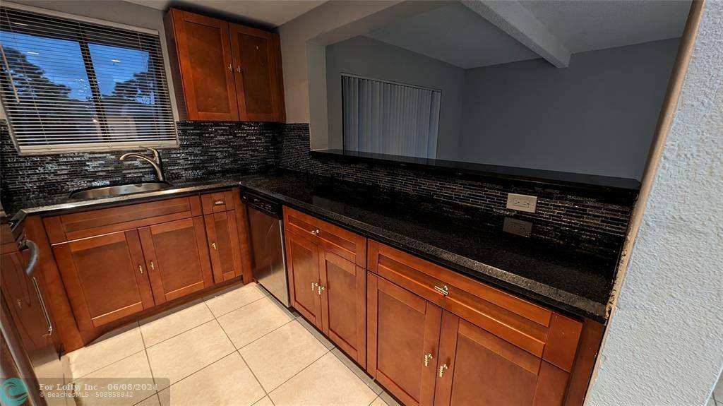 Pompano Beach, FL 33060,1005 S Flagler Ave  #819