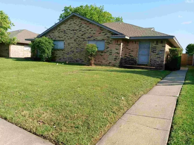 822 Skyline Drive, Duncanville, TX 75116