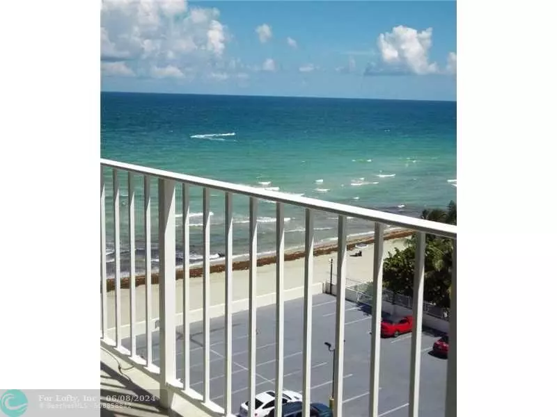 Hollywood, FL 33019,2751 S Ocean Dr  #807S