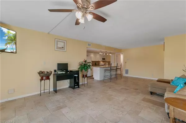 Naples, FL 34112,240 Palm DR 48-7