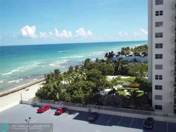 Hollywood, FL 33019,2751 S Ocean Dr  #807S