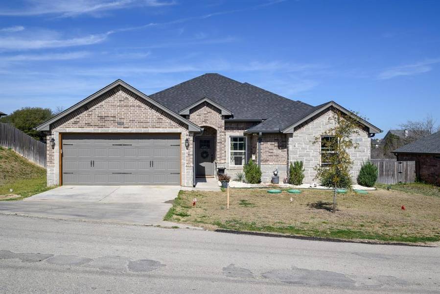 2122 Christine Drive, Granbury, TX 76048