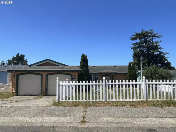 906 STILLWATER DR, Coos Bay, OR 97420