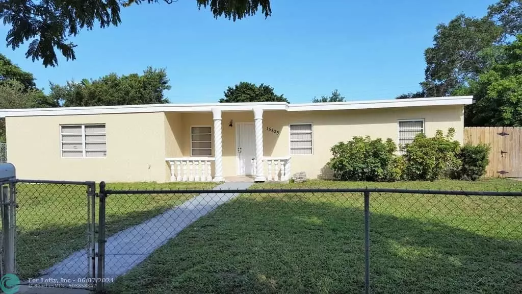 15825 E Bunche Park Dr, Miami Gardens, FL 33054