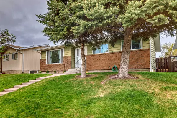 Calgary, AB T1Y 2V8,163 Rundlefield CRES NE