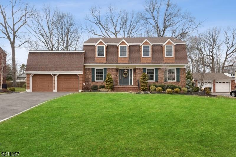 327 Connecticut St, Westfield Town, NJ 07090