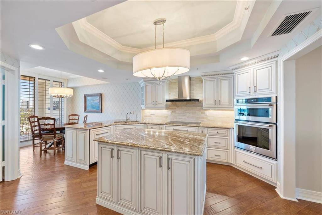 Naples, FL 34110,445 Dockside DR B-903