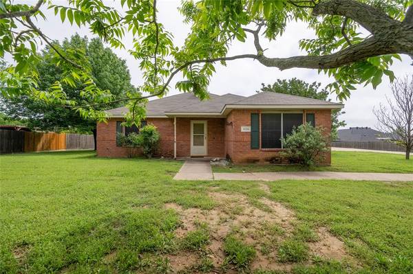 1036 Summit Drive, Justin, TX 76247