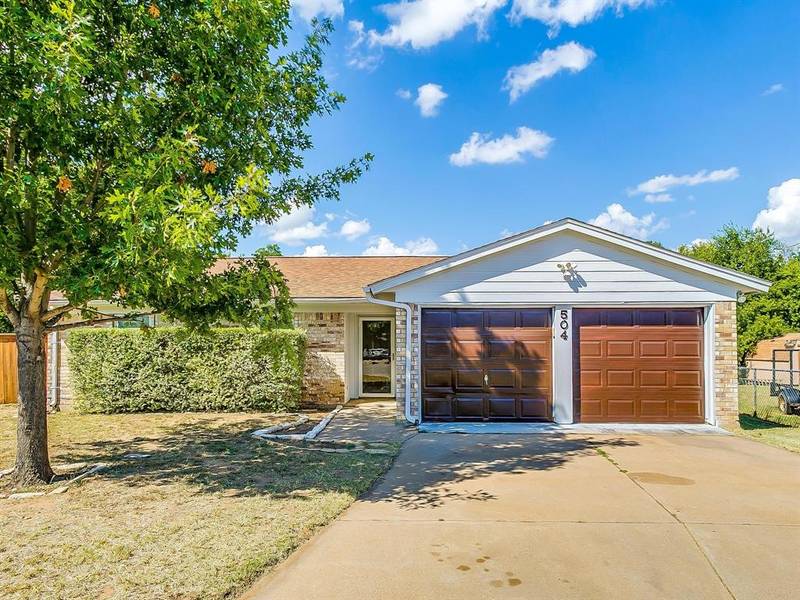 504 Daniels Drive, Crowley, TX 76036