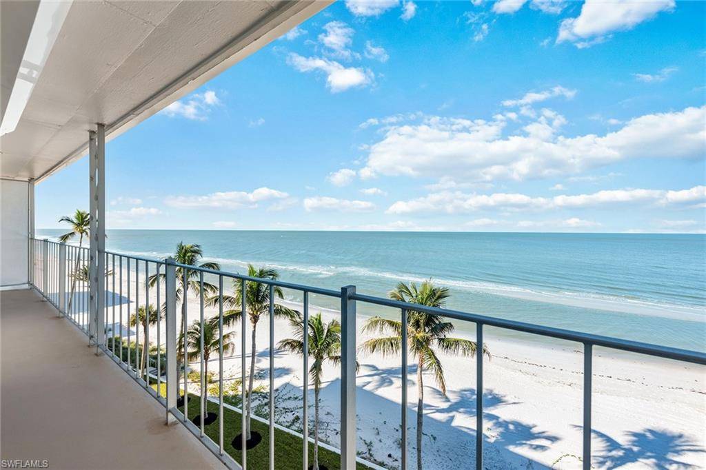 Naples, FL 34102,2011 Gulf Shore BLVD N 65-66
