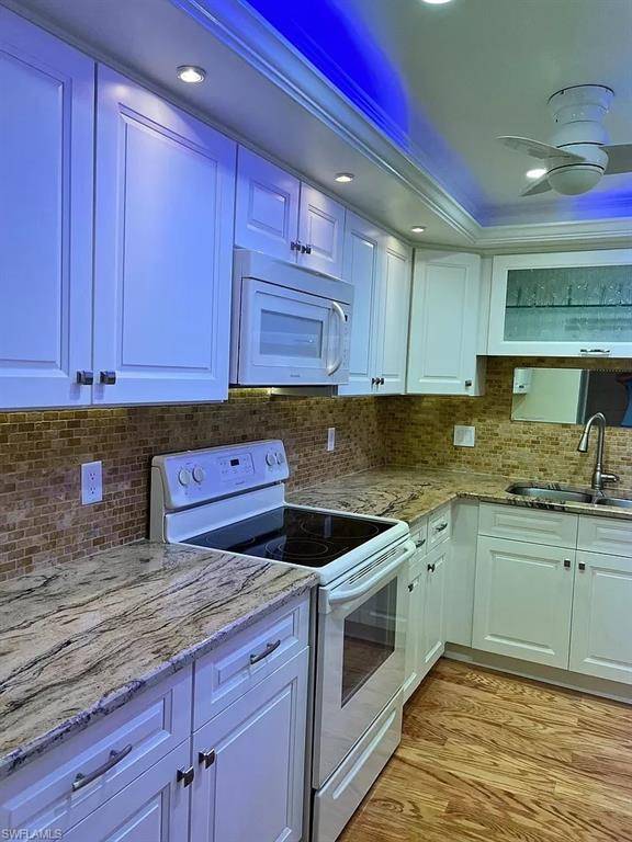 Naples, FL 34110,955 Palm View DR B307