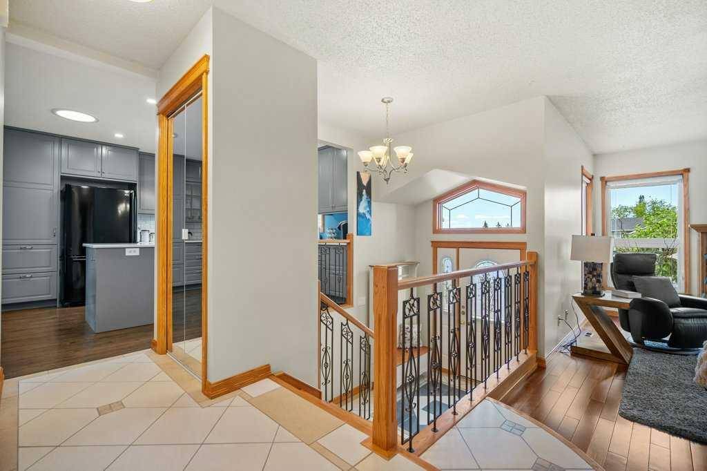 Airdrie, AB T4A 1L3,92 Big Springs HL SE