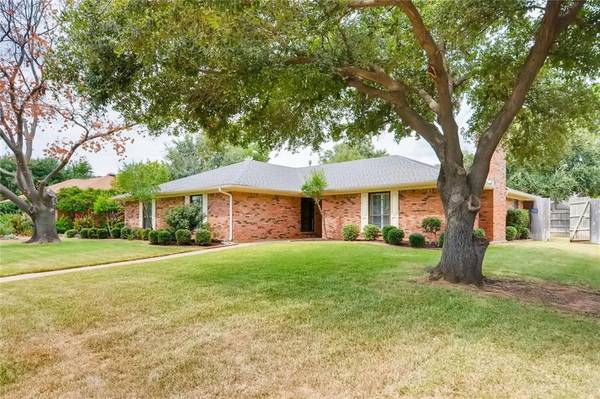 306 Pebble Knoll, Highland Village, TX 75077