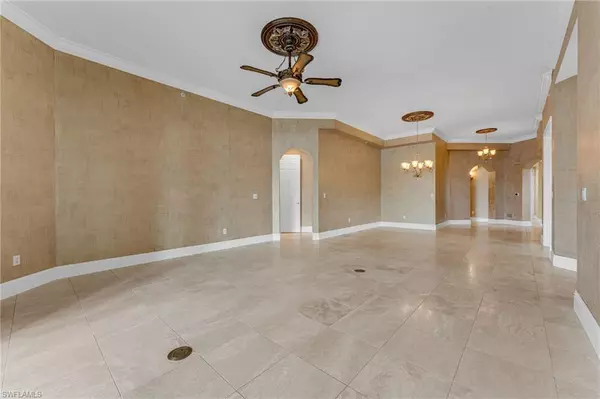 Naples, FL 34114,9316 Menaggio CT 101