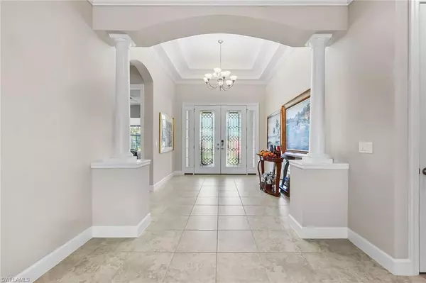 Naples, FL 34114,8382 Viale CIR