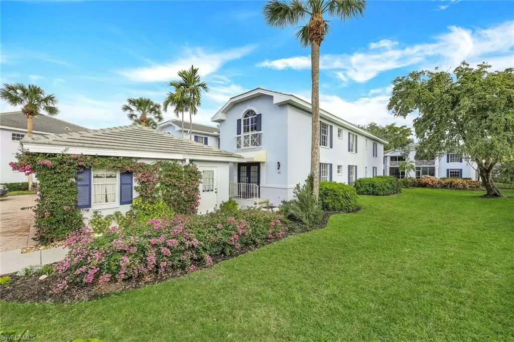 Naples, FL 34108,7108 Barrington CIR 2-102