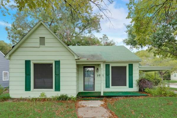 1031 Ritchey Street, Gainesville, TX 76240