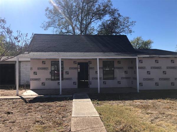 803 Willis, Santa Anna, TX 76878