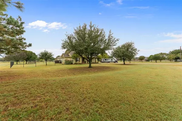 Pilot Point, TX 76258,10305 BOBBIE Lane