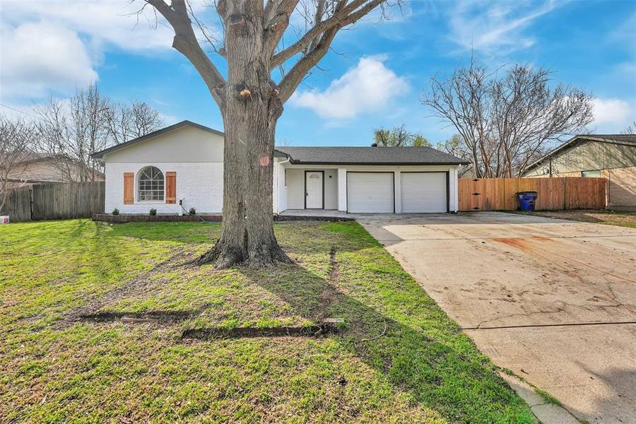 1012 E Dallas Street, Mansfield, TX 76063