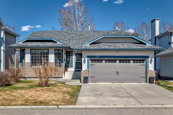 Calgary, AB T2Z 2K2,255 Douglasbank Mews SE