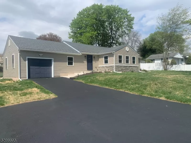 9 Clarkson St, Holland Twp., NJ 08848