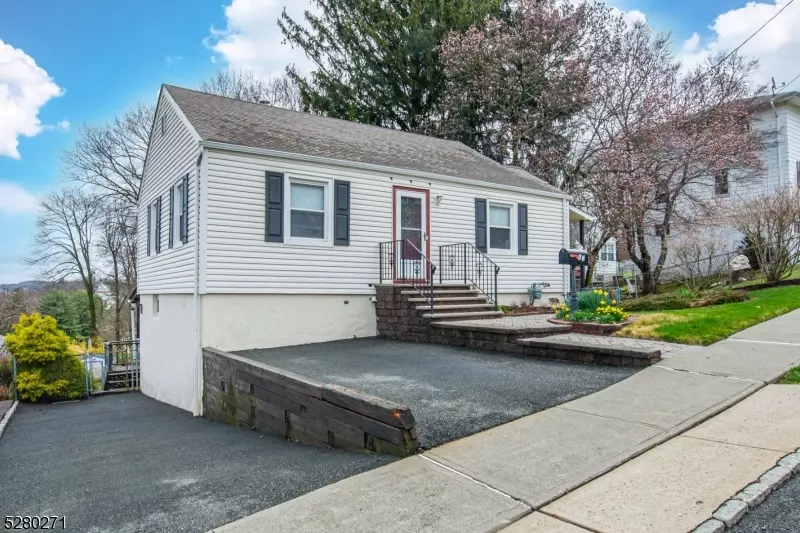 67 Madison St, Dover Town, NJ 07801