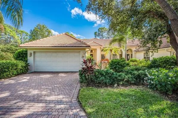 348 Carinosa CT, Naples, FL 34110