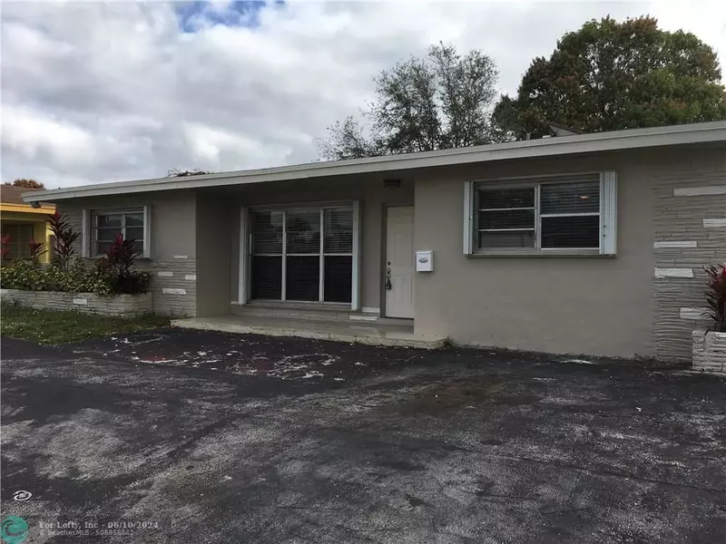 120 NW 33rd Ter, Lauderhill, FL 33311