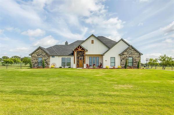 105 Buddy Court, Millsap, TX 76066