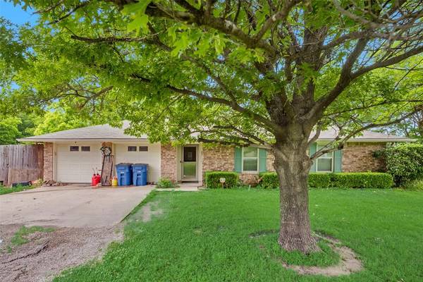 1216 S Mulberry Street, Ennis, TX 75119