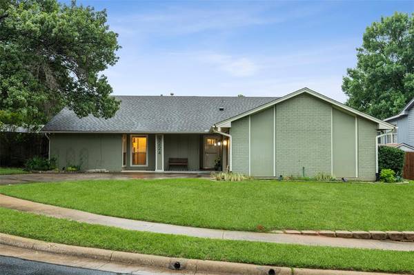 3224 Prince Court, Bedford, TX 76021