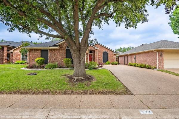 723 Dogwood Lane, Waxahachie, TX 75165