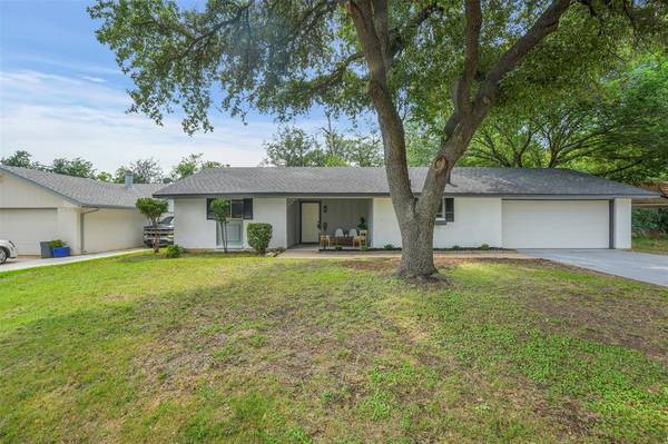 508 Oakwood Drive, Euless, TX 76040