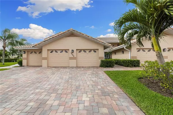 9022 Michael CIR 3, Naples, FL 34113