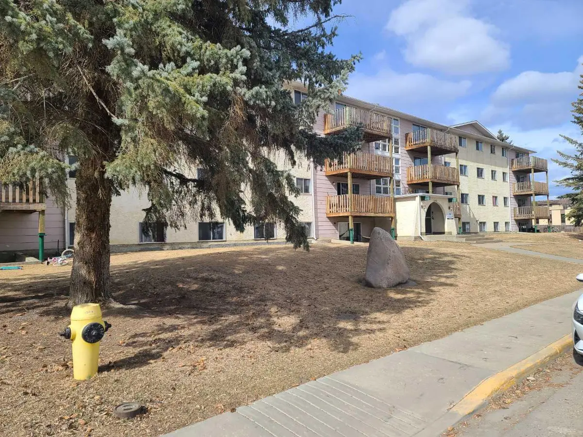 Peace River, AB T8S 1B8,7802 99 ST #201