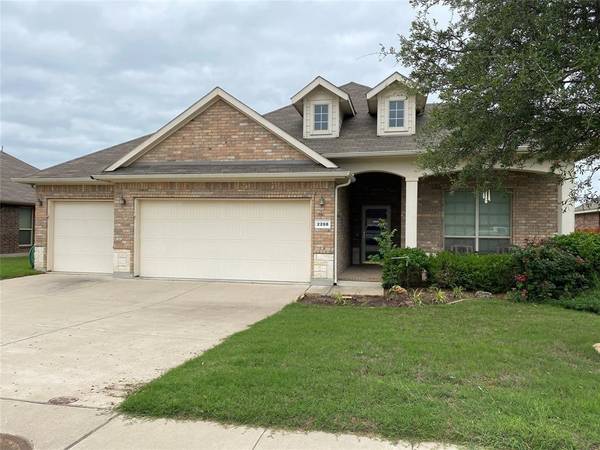 2208 Caroline Drive, Weatherford, TX 76087