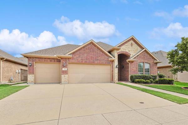 2313 Los Olivos Lane, Fort Worth, TX 76131