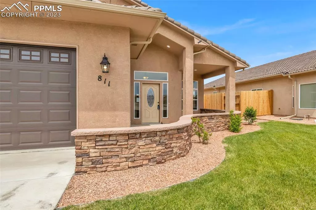 Pueblo, CO 81005,811 Thorncrest DR