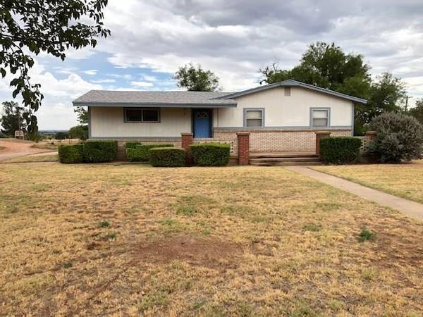 612 E Sammy Baugh Avenue, Rotan, TX 79546