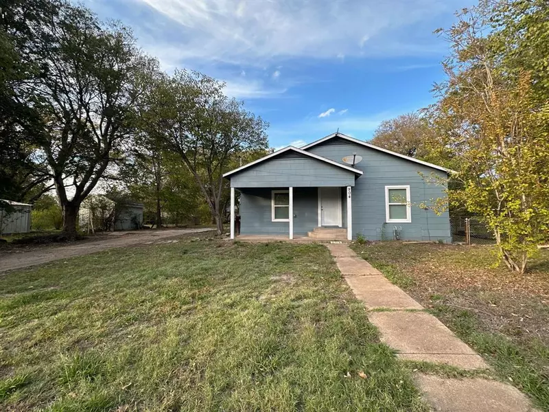 904 W 8th Street, Bonham, TX 75418