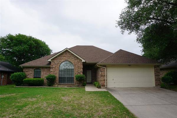 124 Sunny Meadows Drive, Burleson, TX 76028