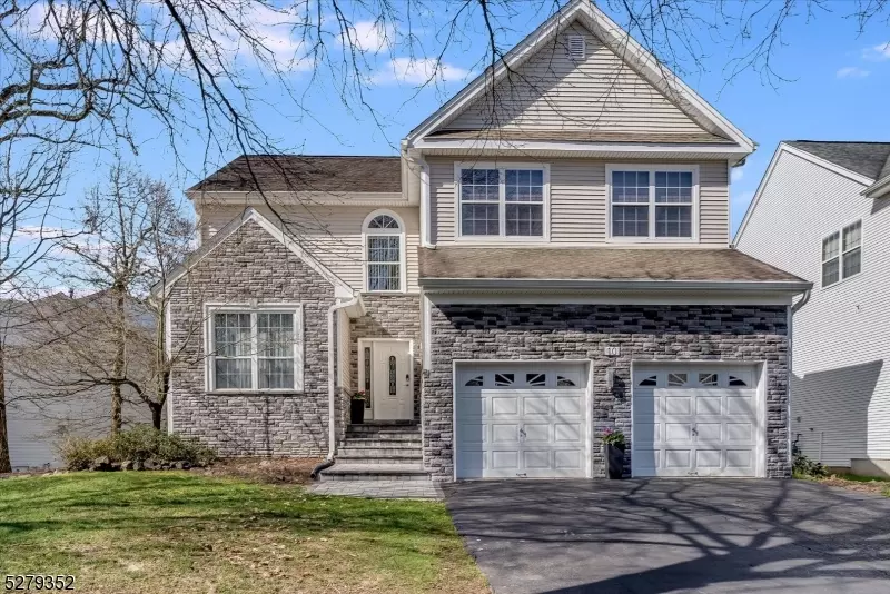 10 Lenape Trail, Cedar Grove Twp., NJ 07009